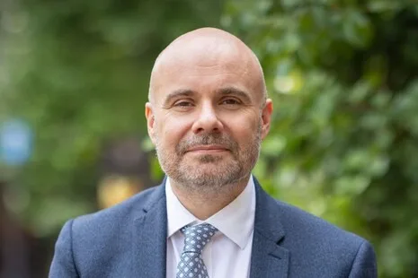 Duncan Burton